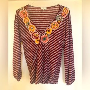 Umgee blouse with elastic wrist sleeves